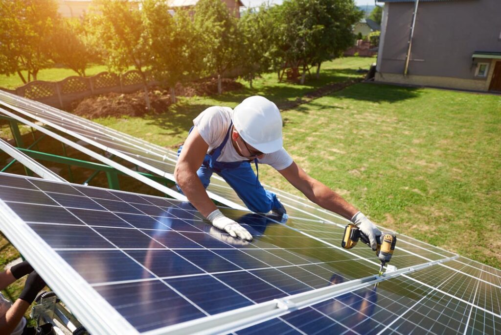 California solar contractor installing solar panel roofing