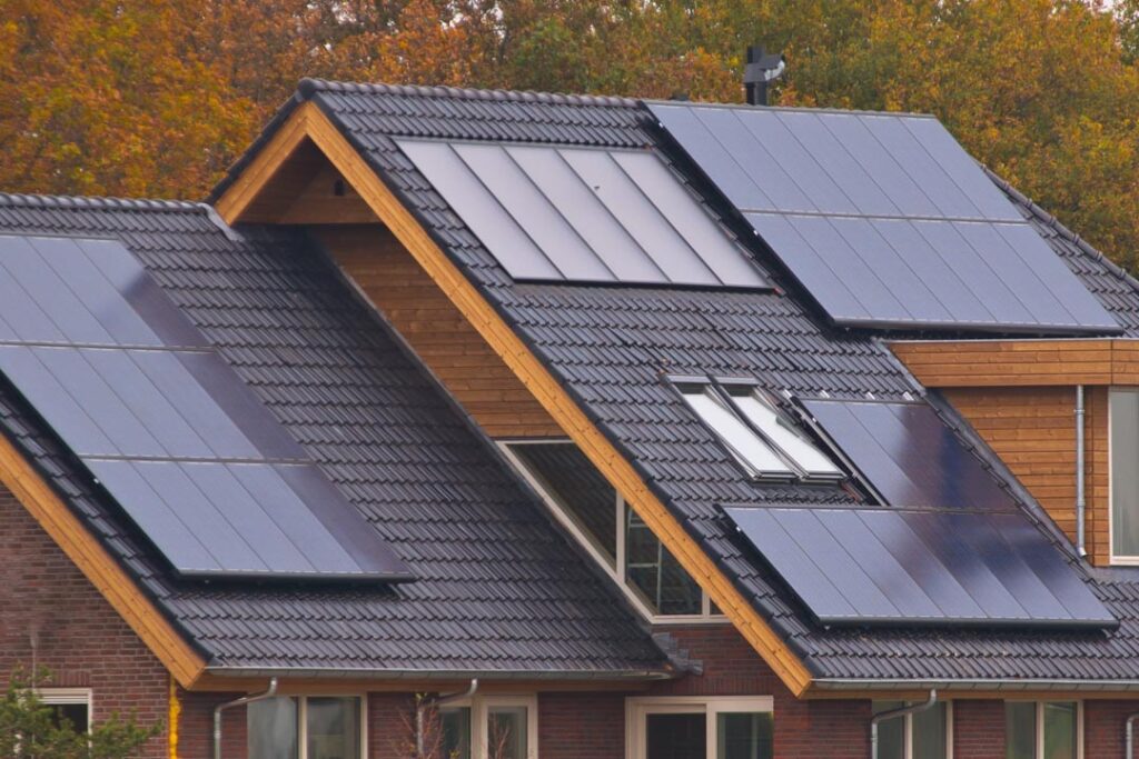 solar panels on roof - utah solar contractors